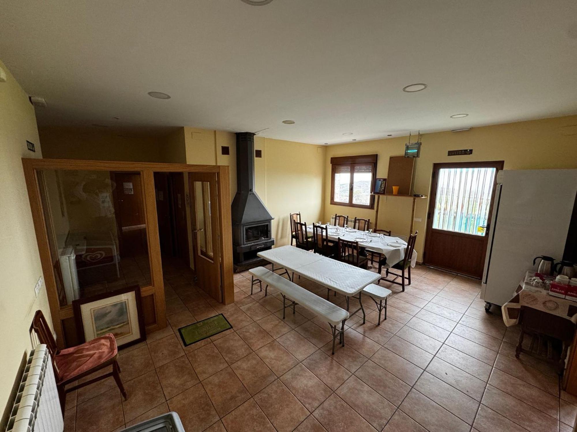 Albergue De Peregrino Cruz De Fierro Foncebadon Extérieur photo
